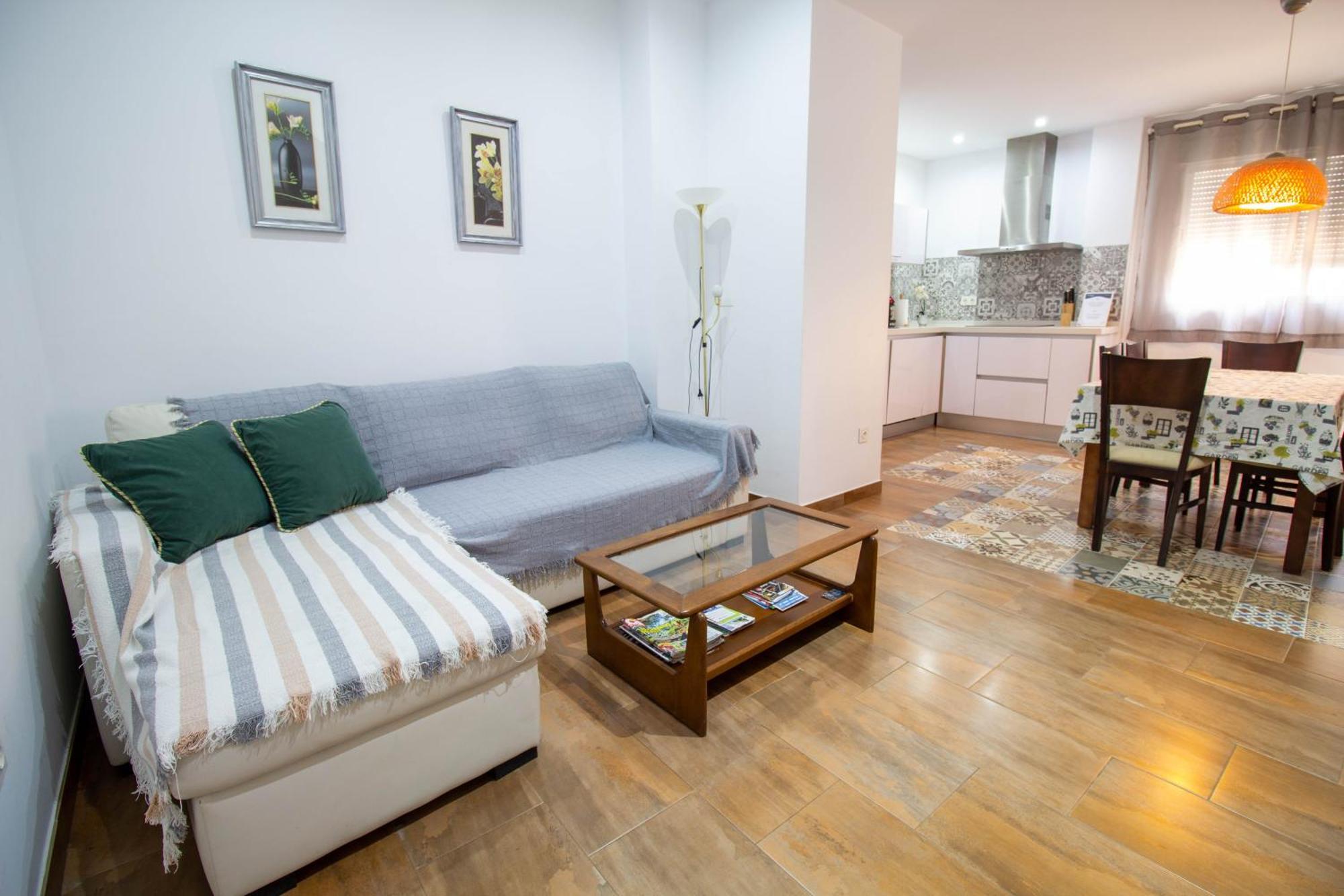 Rentitspain Confortable Apartamento Con Patio En Motril Kültér fotó